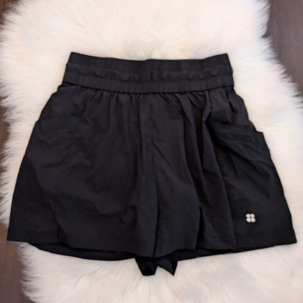 Sweaty Betty Explorer Elevated Black Athletic Shorts S Small